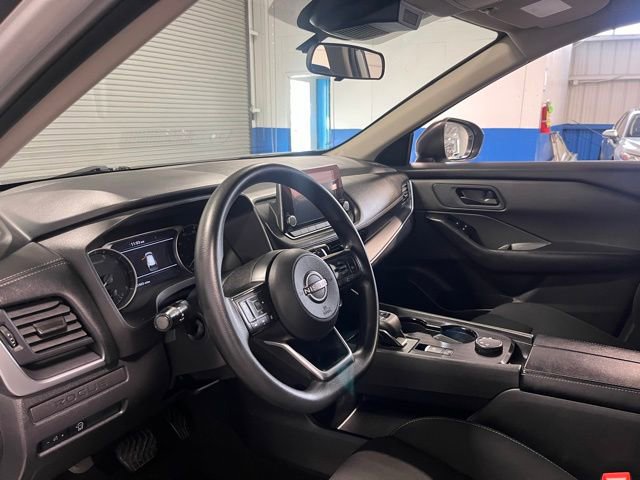 Used 2024 Nissan Rogue S image 26