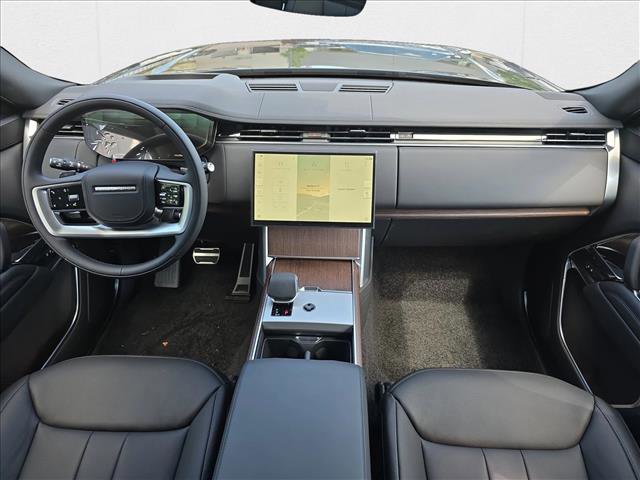 New 2025 Land Rover Range Rover Long Wheelbase SE image 9