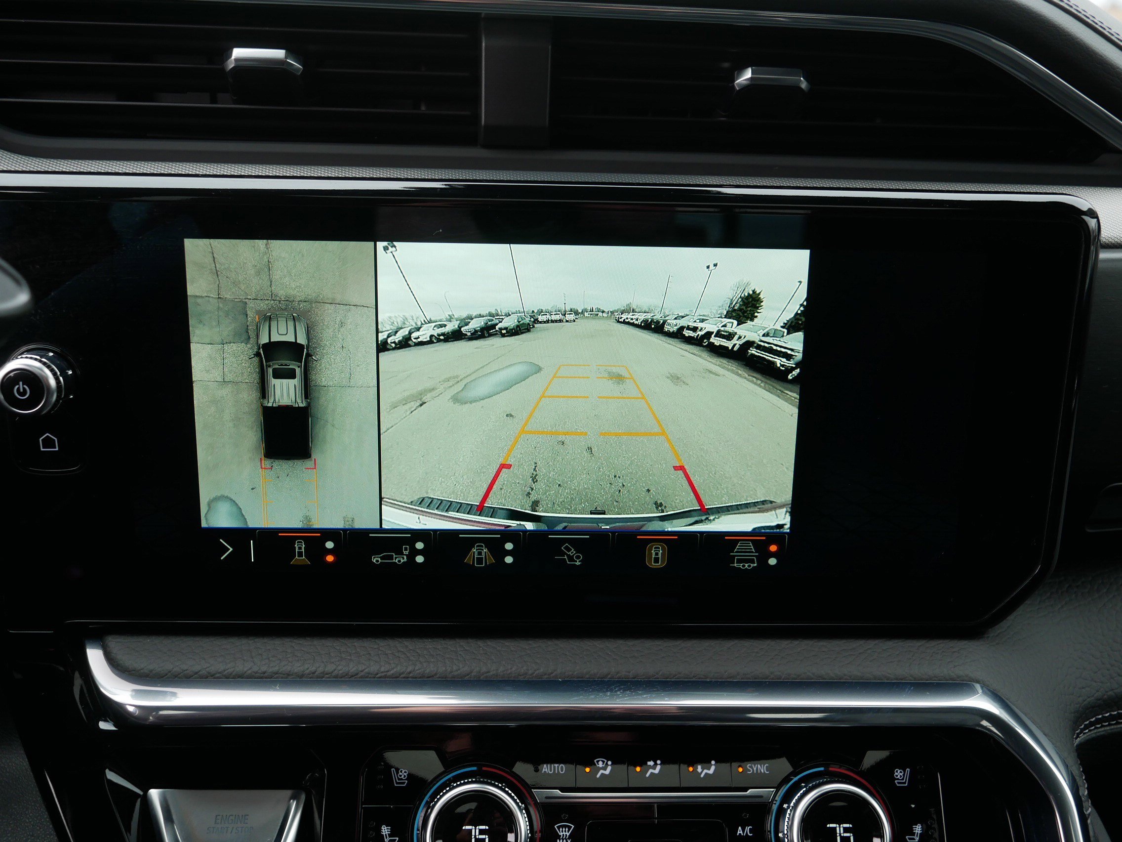 Used 2025 GMC Sierra 3500 Denali w/ Denali Reserve Package image 27