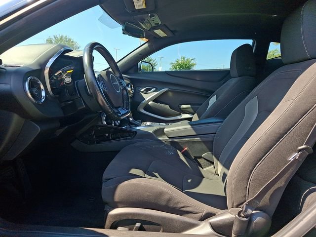 Used 2021 Chevrolet Camaro LT w/ Technology Package RWD image 13