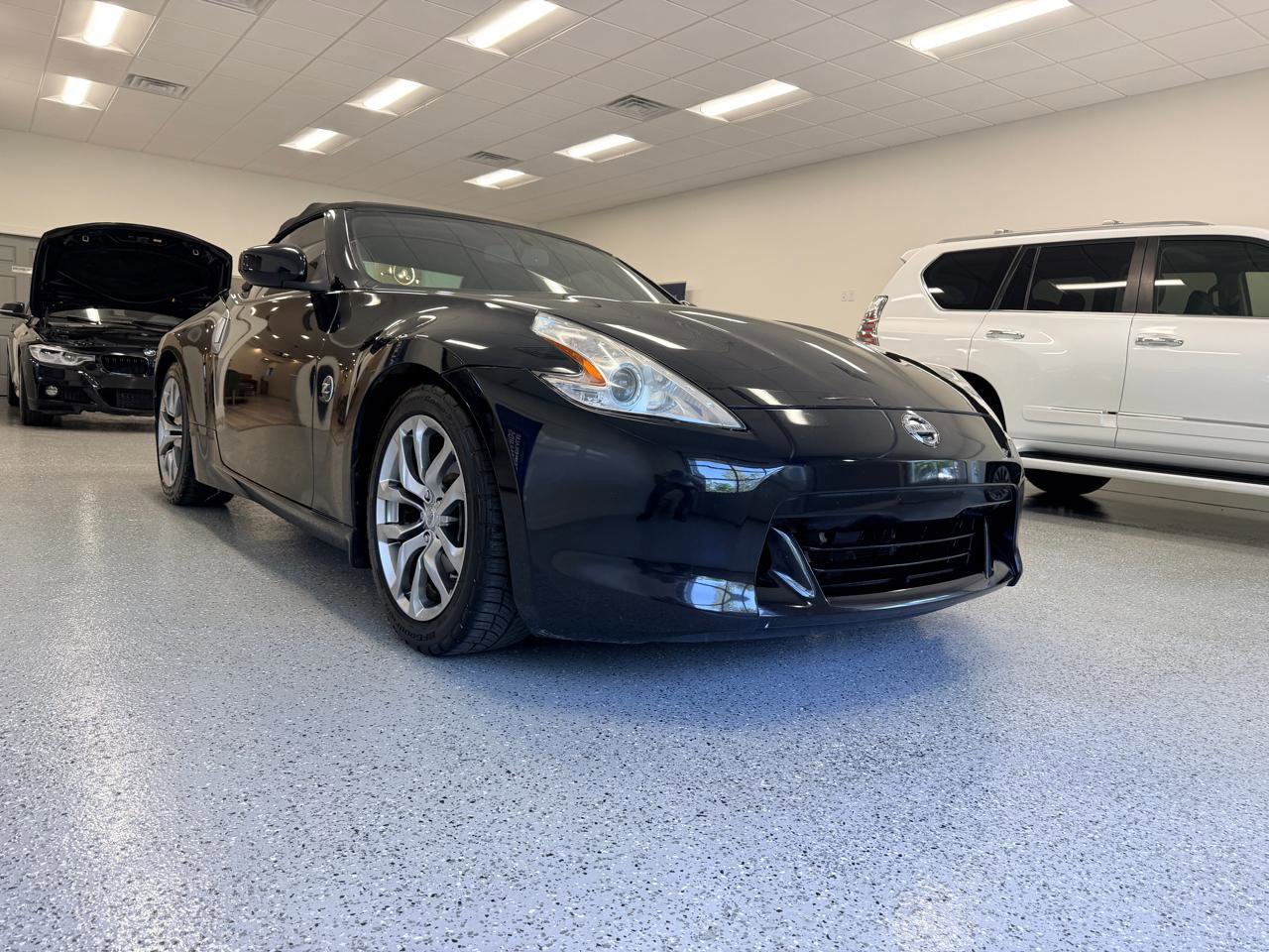 Used 2010 Nissan 370Z Touring RWD image 11