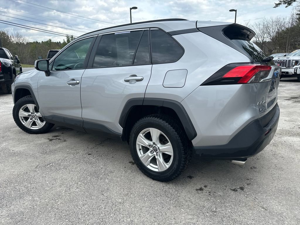 Used 2021 Toyota RAV4 XLE w/ Convenience Package AWD/4WD image 3