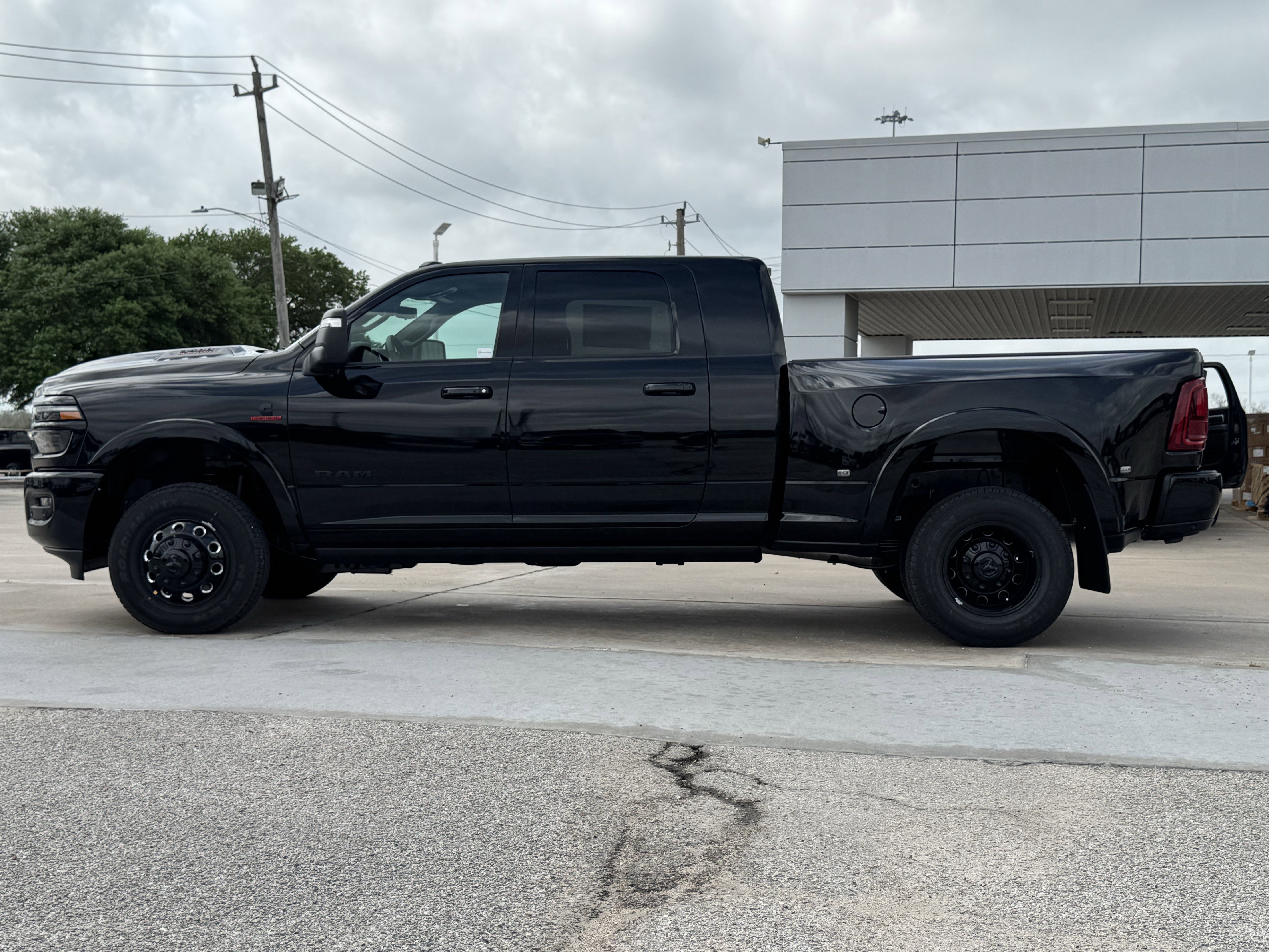 New 2026 RAM 3500 Limited image 7