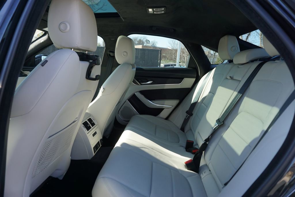 Used 2024 Jaguar XF R-Dynamic SE image 13