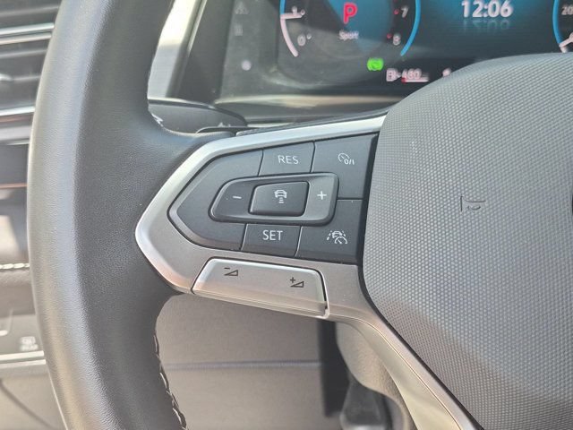 Used 2025 Volkswagen Atlas Cross Sport SE FWD image 20