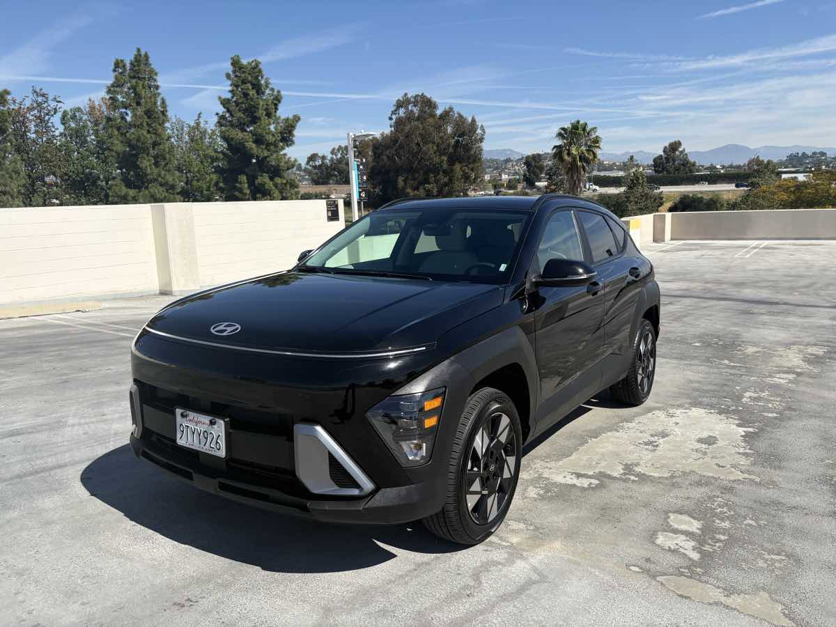 Used 2025 Hyundai Kona SEL image 4