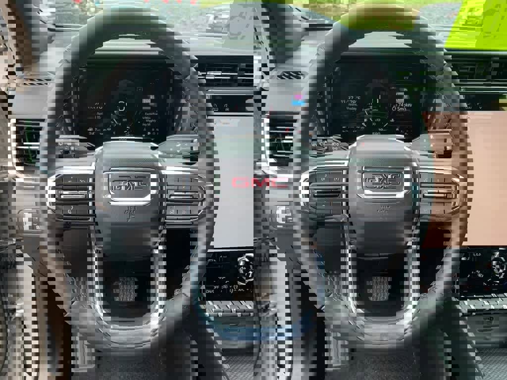 Used 2025 GMC Terrain Elevation image 22