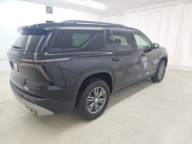 Used 2025 Chevrolet Traverse LT image 16