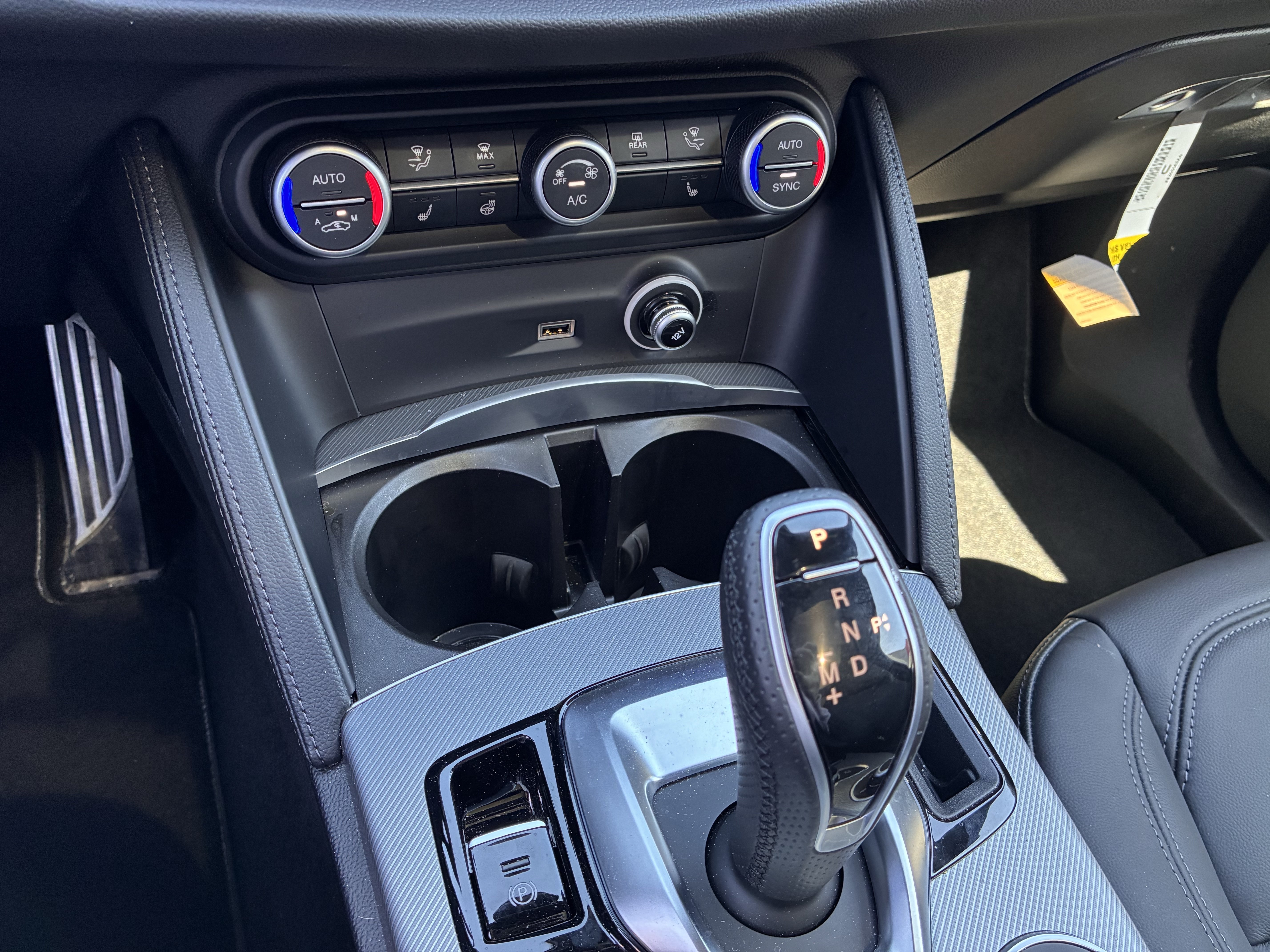 New 2025 Alfa Romeo Stelvio Sprint w/ Convenience Package AWD/4WD image 19