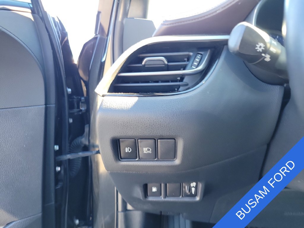 Used 2019 Toyota C-HR Limited FWD image 17