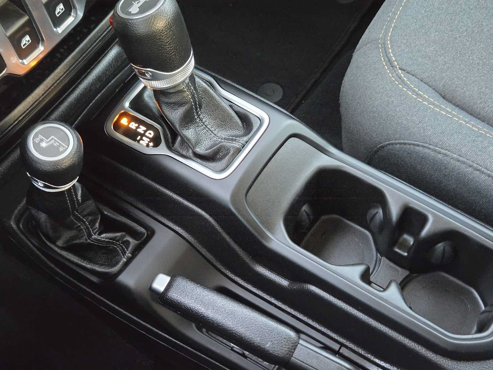 Used 2024 Jeep Wrangler Sport AWD/4WD image 19