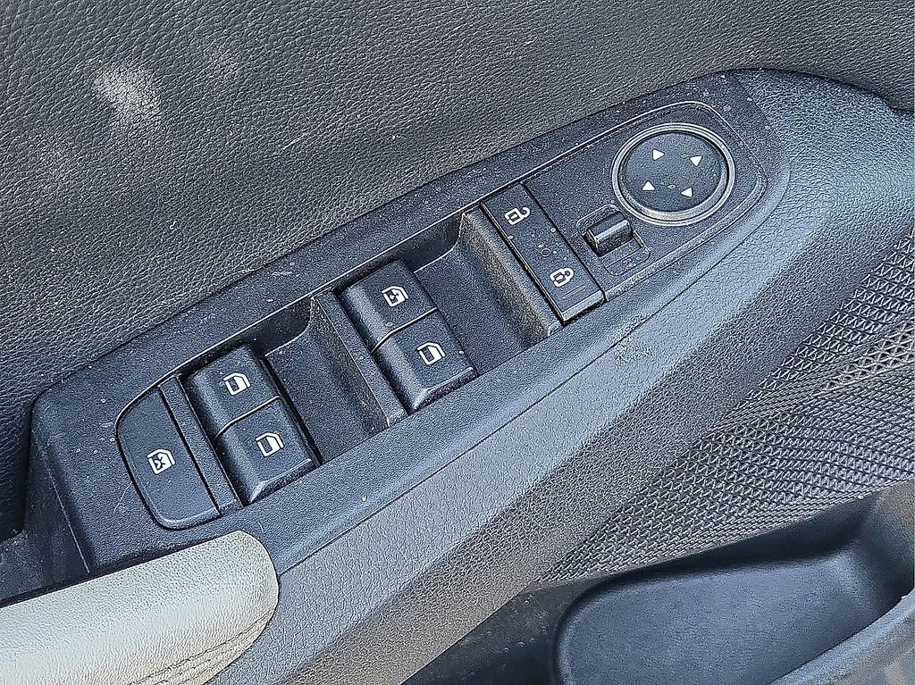 Used 2022 Kia Seltos EX image 21