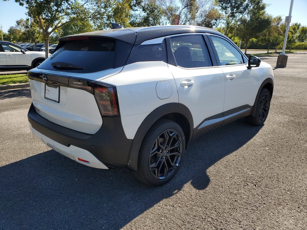 New 2027 Nissan Kicks SR w/ SR Premium Package FWD image 4