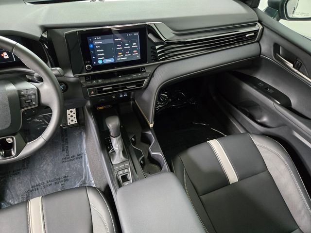 Used 2025 Toyota Camry SE image 16