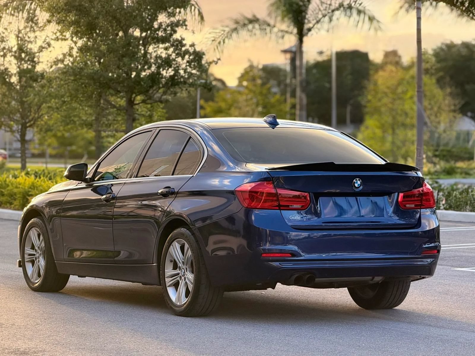 Used 2018 BMW 330i xDrive Sedan AWD/4WD image 7