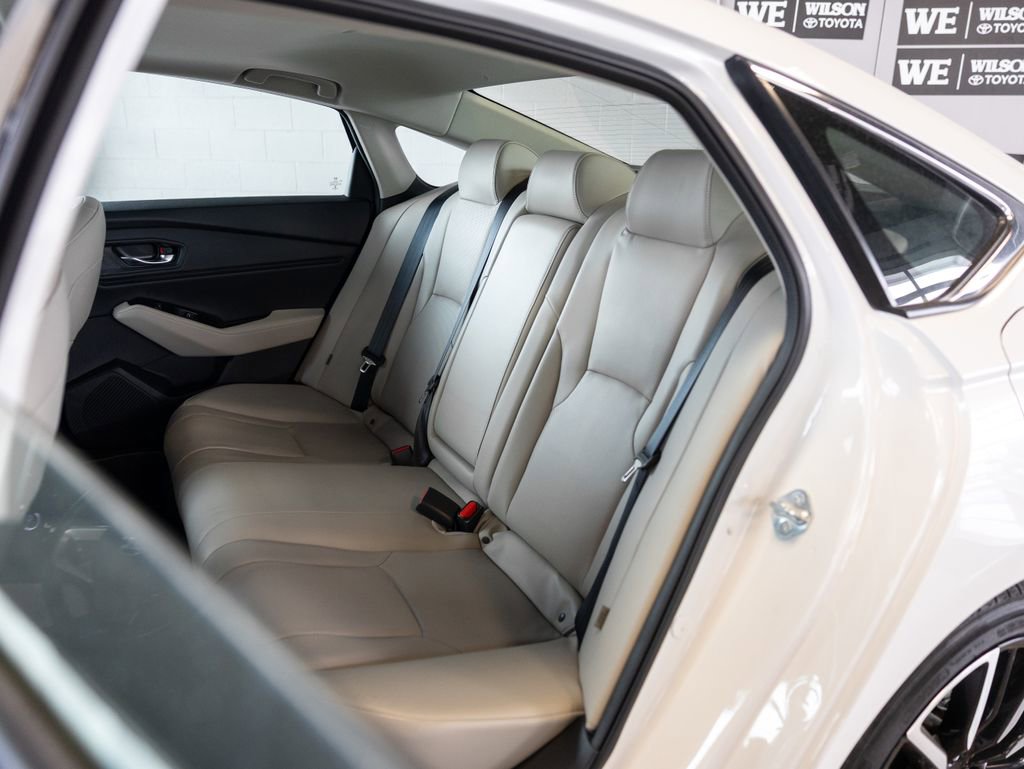 Used 2023 Honda Accord Touring image 12