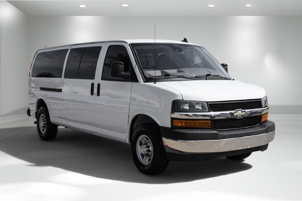 Used 2021 Chevrolet Express 3500 LS w/ Chrome Appearance Package RWD image 5