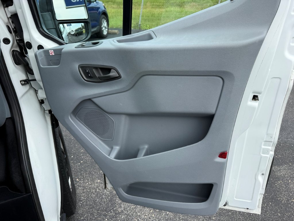 Used 2019 Ford Transit 150 130 Low Roof RWD image 22