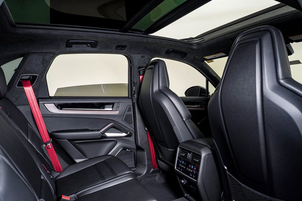 New 2026 Porsche Cayenne GTS image 16