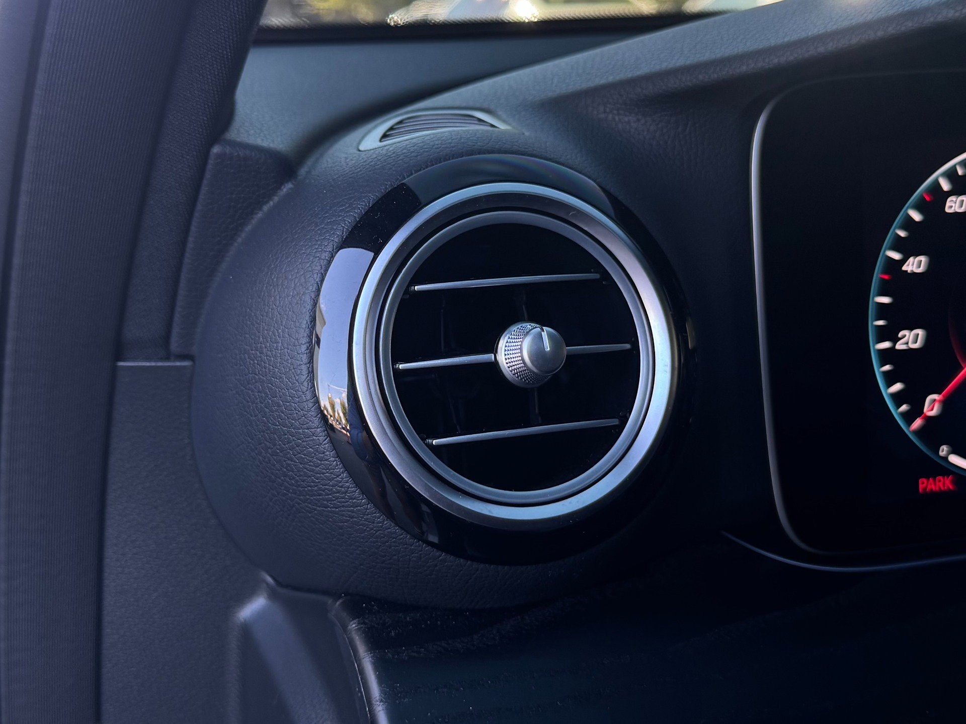 Used 2022 Mercedes-Benz E 350 Sedan image 15