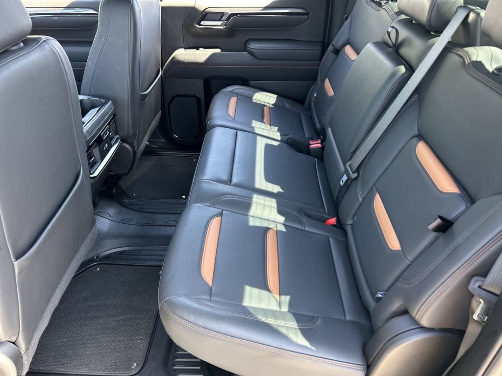 Used 2025 GMC Sierra 1500 AT4 w/ Technology Package AWD/4WD image 25