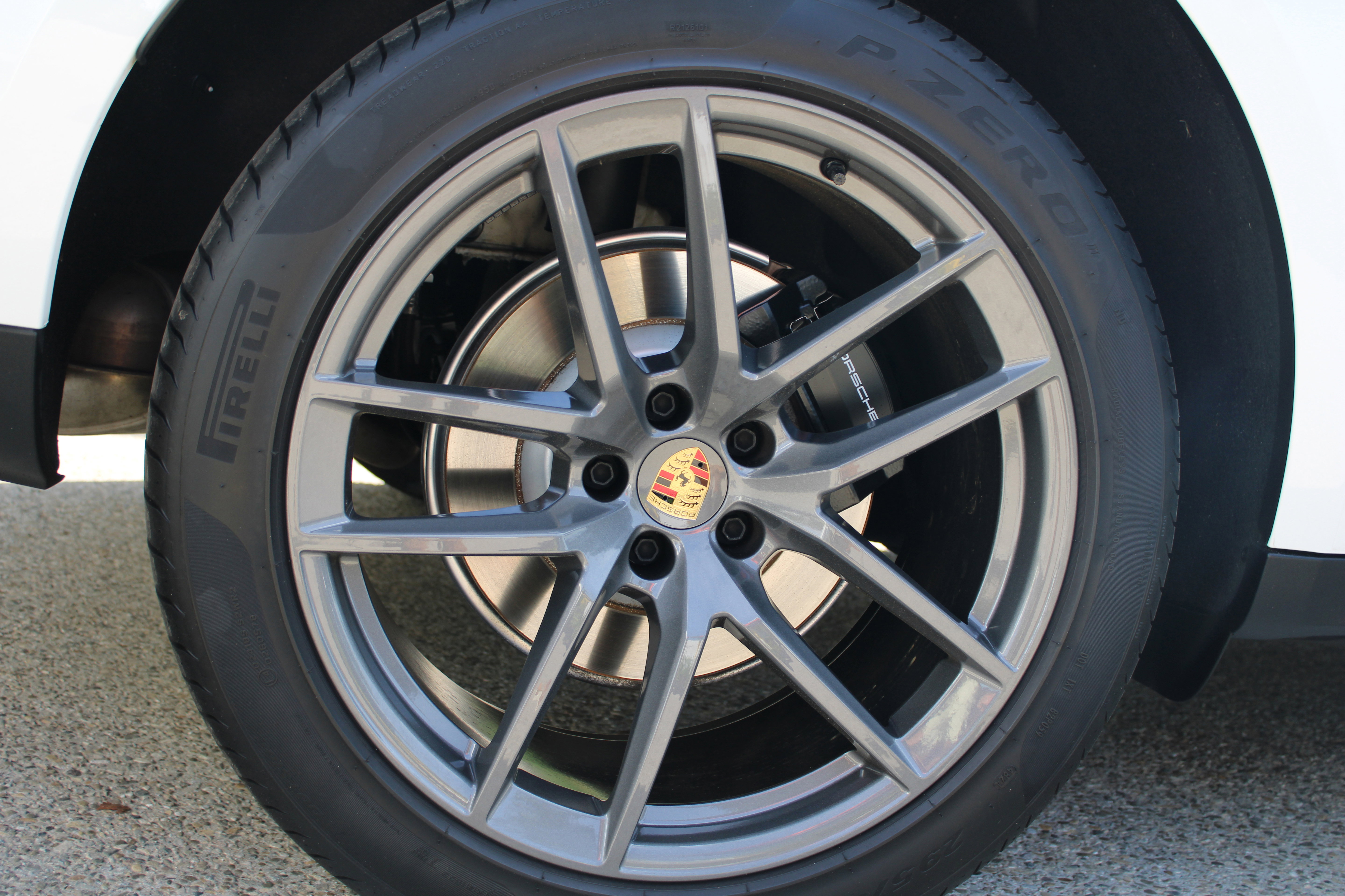 Certified 2025 Porsche Macan Turbo image 17