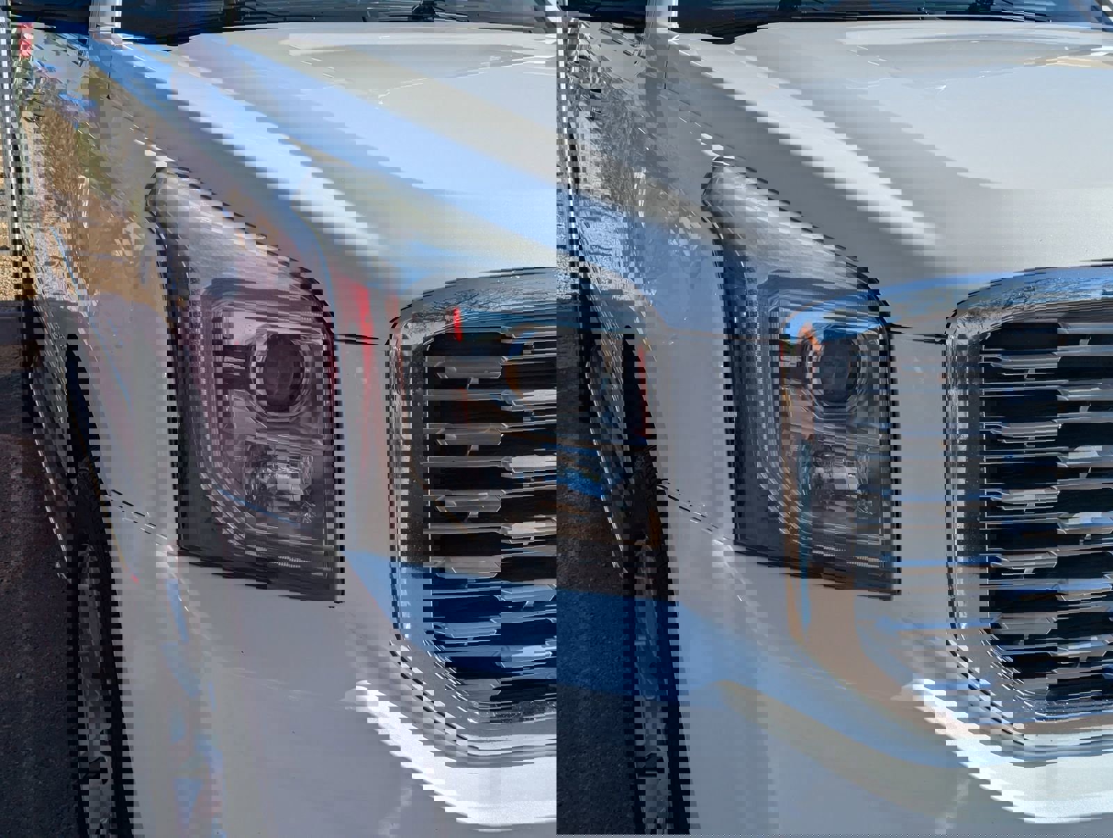 Used 2018 GMC Yukon XL Denali w/ Open Road Package AWD/4WD image 4