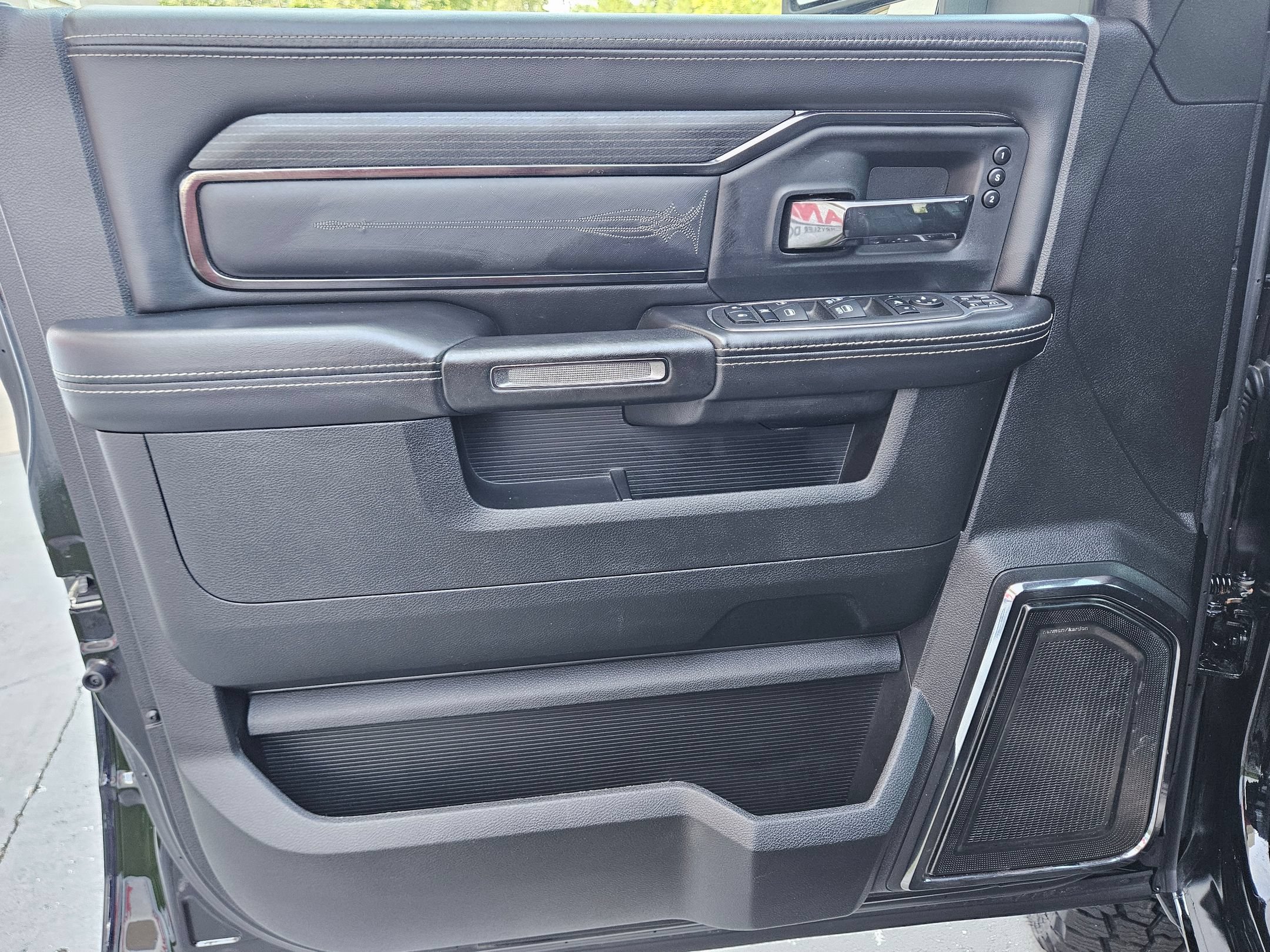 Used 2024 RAM 2500 Limited AWD/4WD image 19