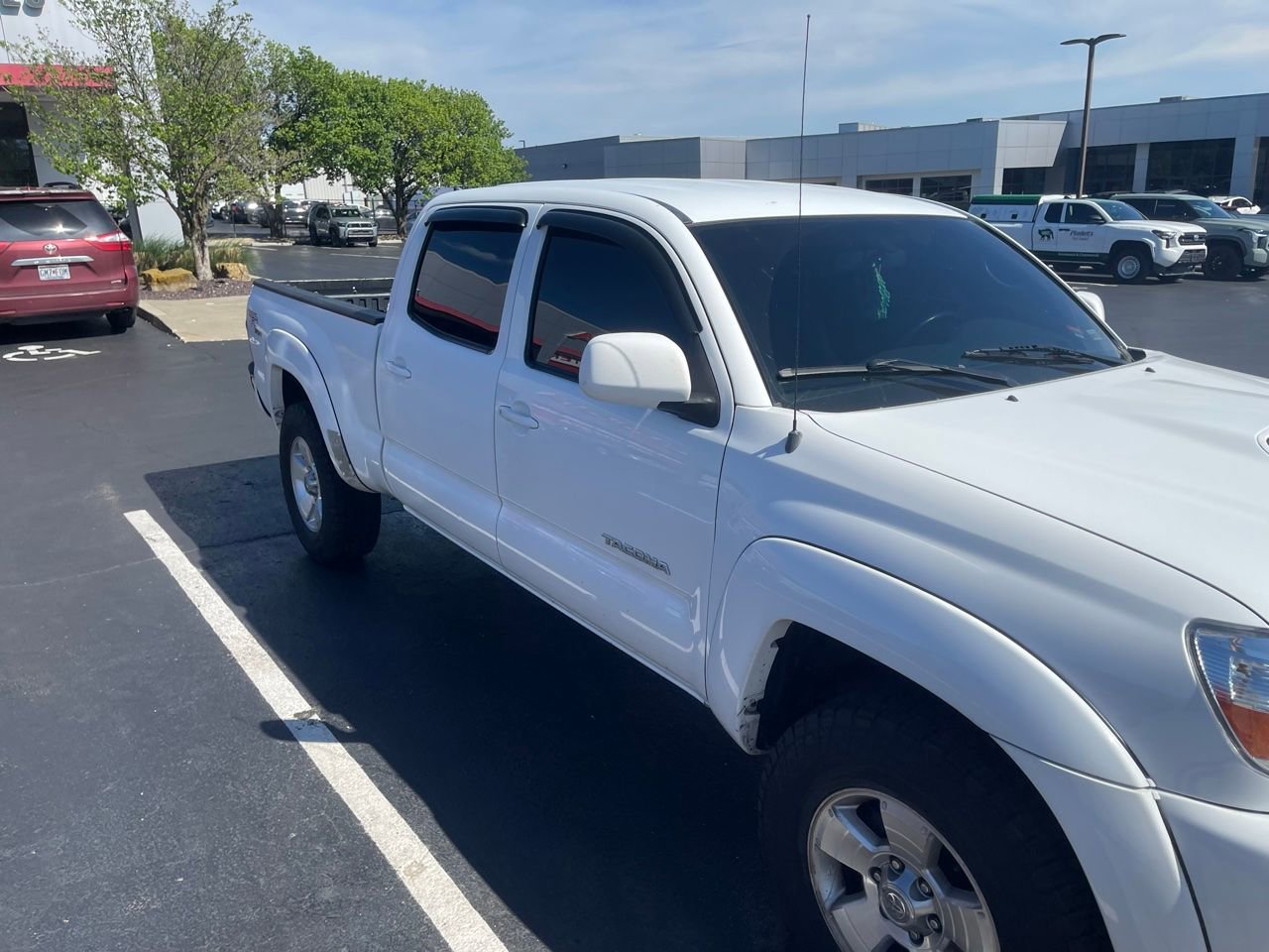 Used 2005 Toyota Tacoma PreRunner RWD image 1