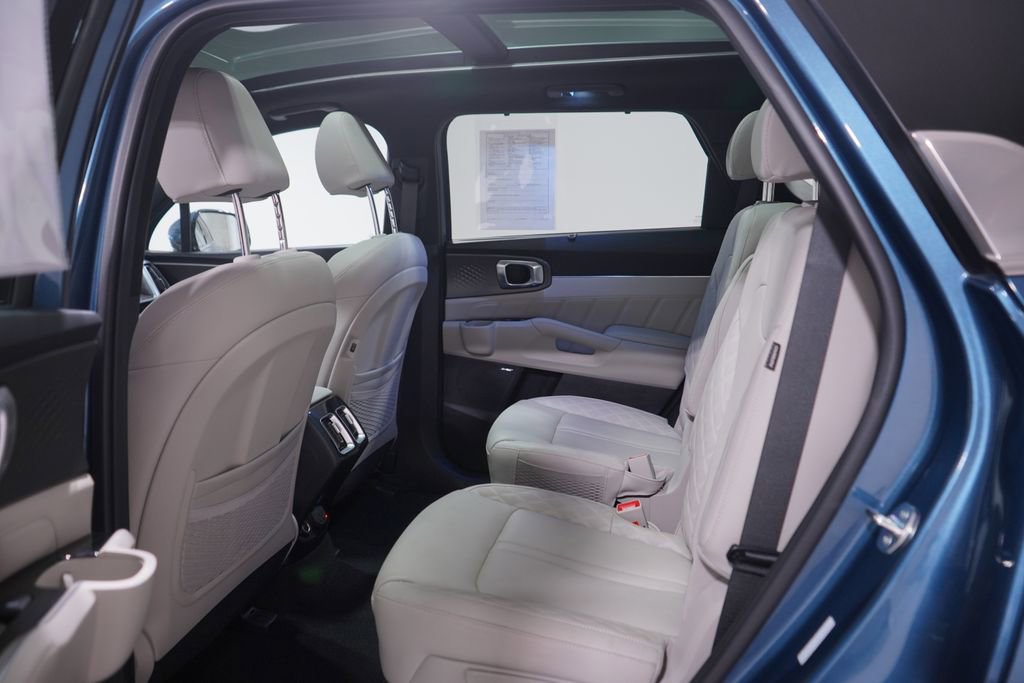 Used 2025 Kia Sorento SX Prestige image 9