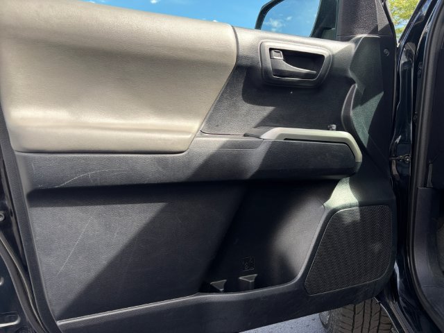 Used 2019 Toyota Tacoma SR5 AWD/4WD image 13