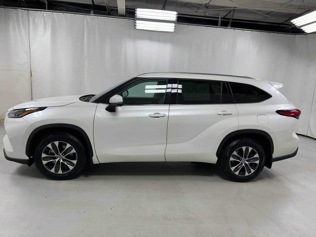 Certified 2021 Toyota Highlander XLE AWD/4WD image 8