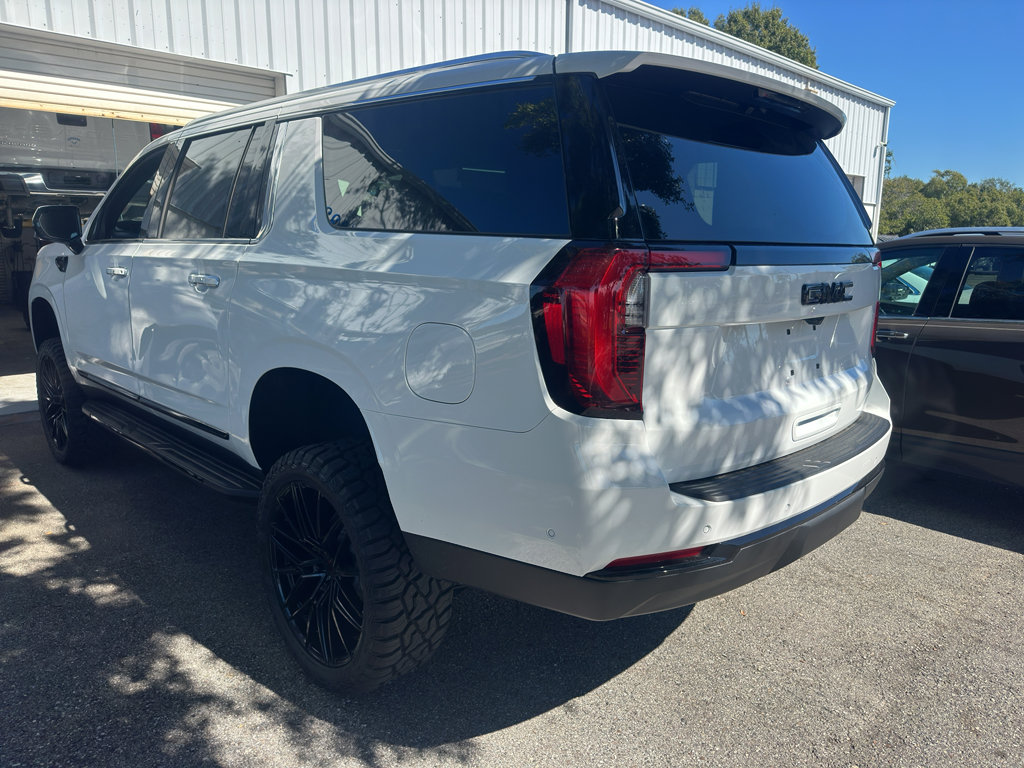 Used 2026 GMC Yukon XL Elevation image 6