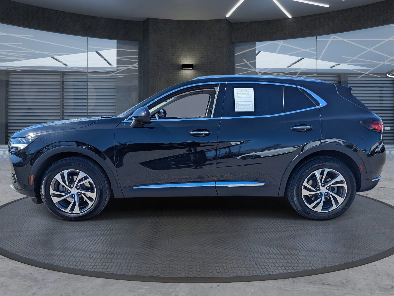 Used 2021 Buick Envision Essence w/ Technology Package I image 3