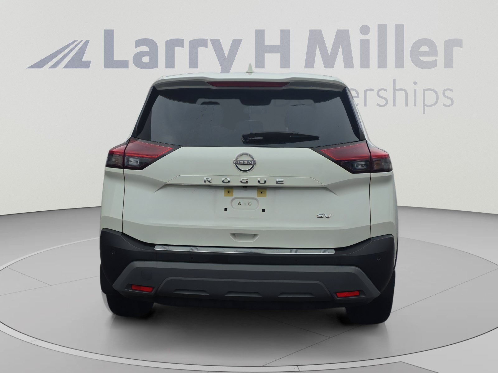 Used 2023 Nissan Rogue SV FWD image 4