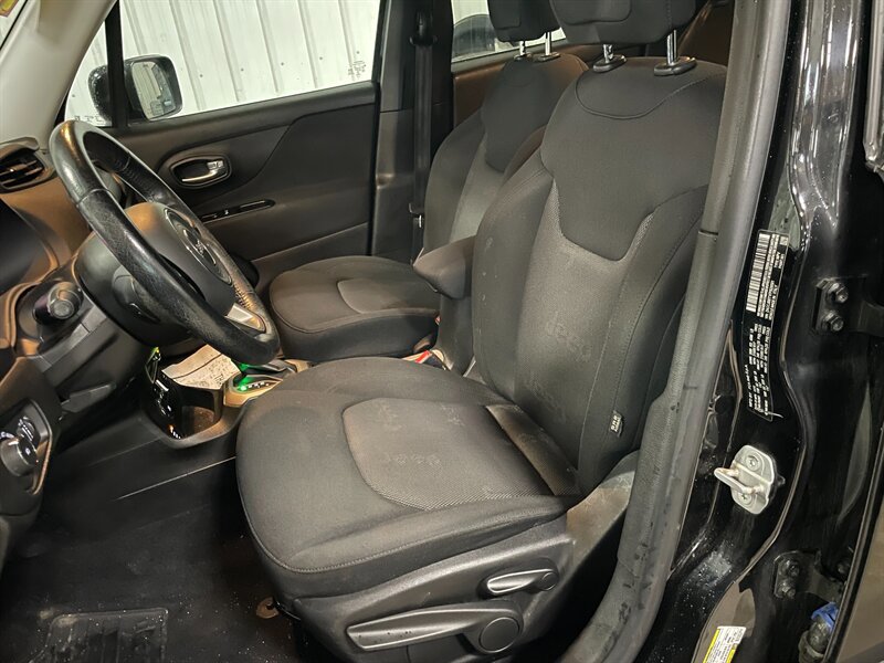 Used 2015 Jeep Renegade Latitude w/ Cold Weather Group image 12