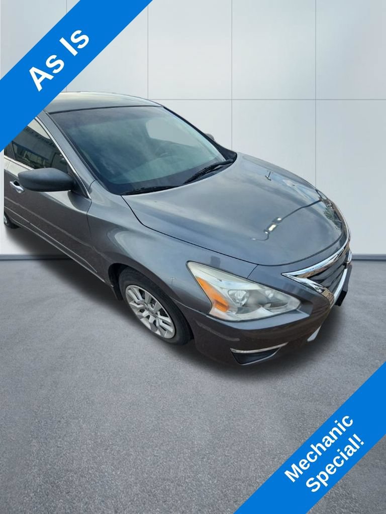Used 2014 Nissan Altima 2.5 S w/ Display Audio Package FWD image 5
