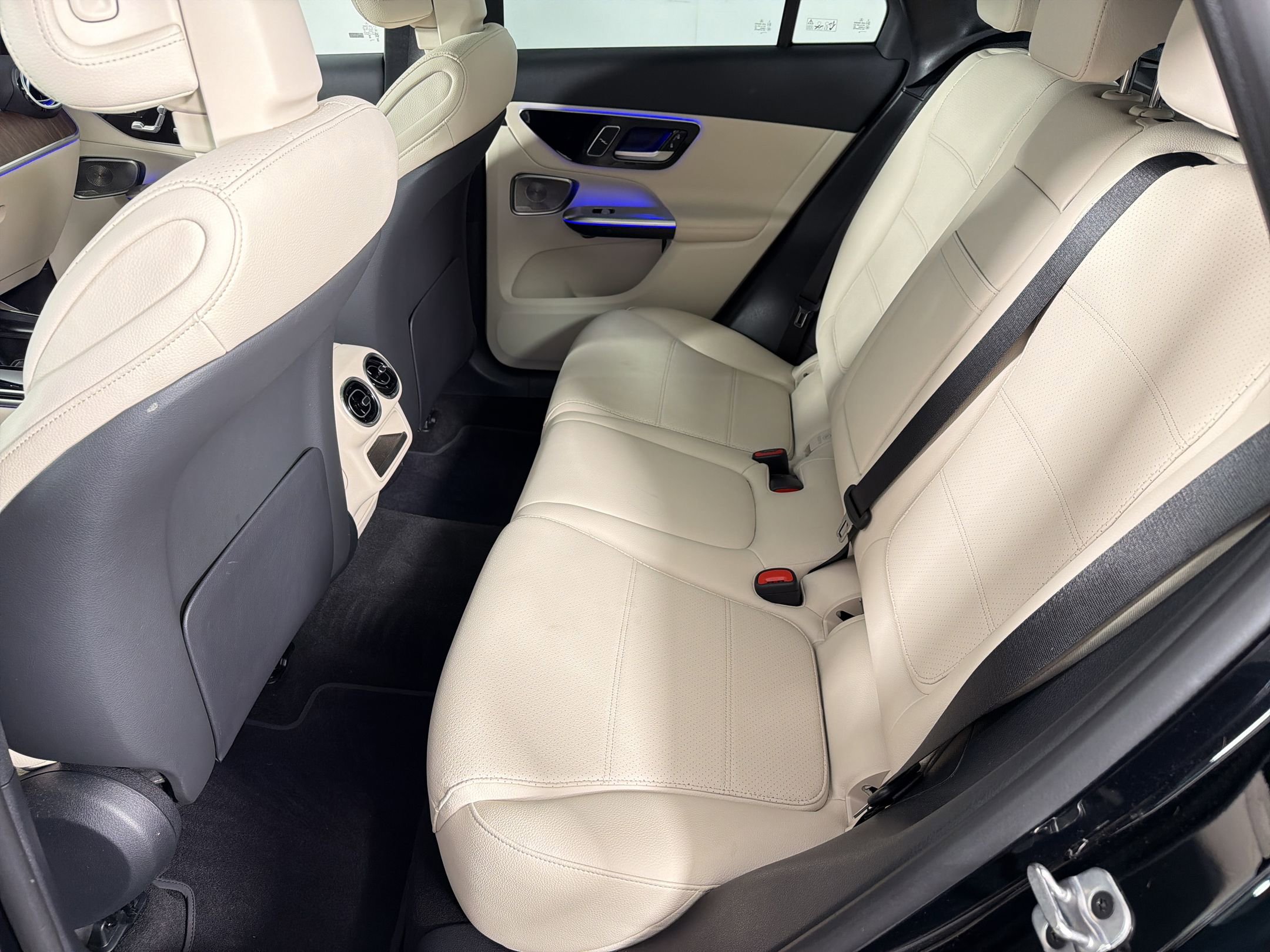 Used 2025 Mercedes-Benz GLC 300 image 15