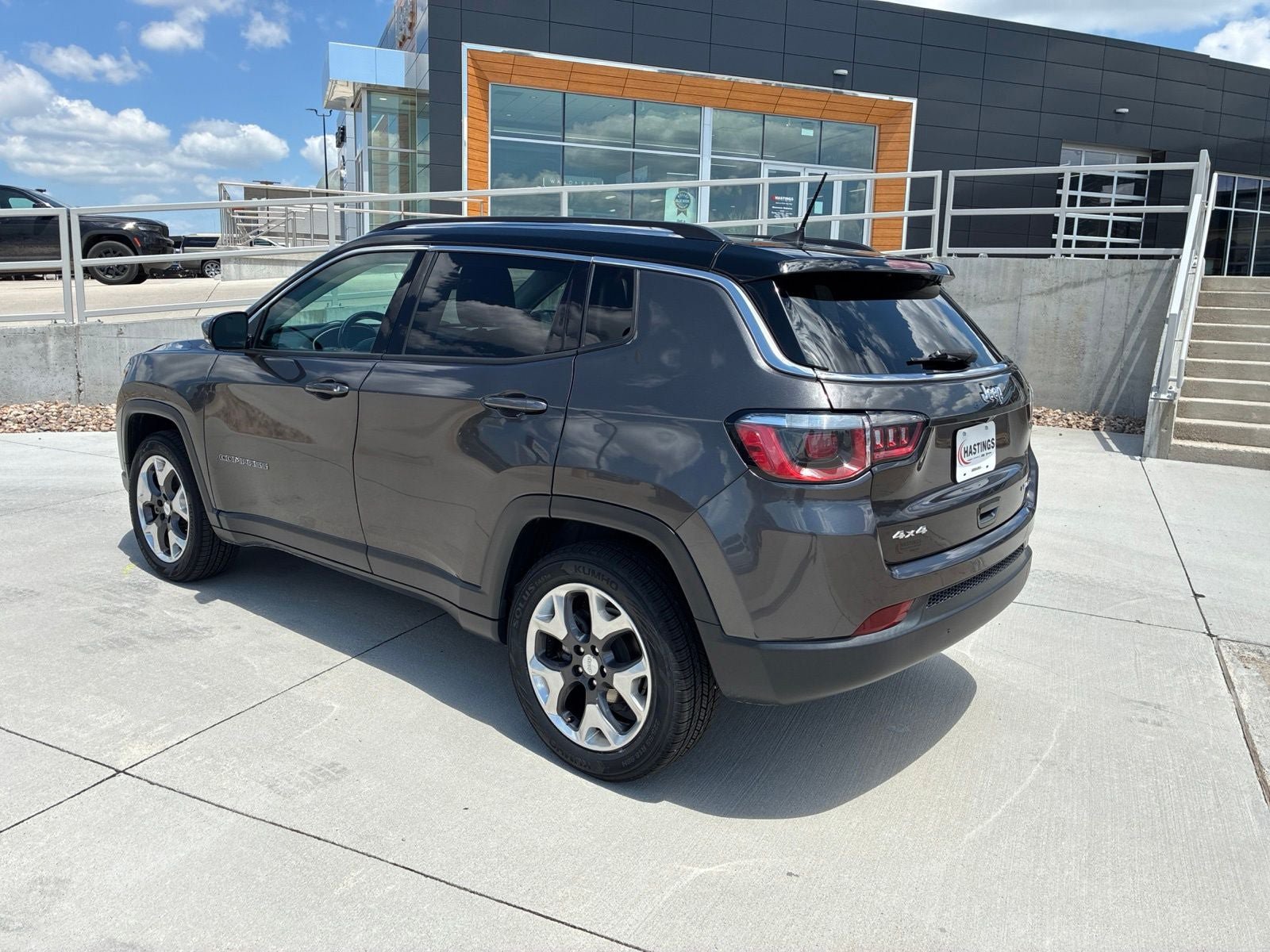 Used 2018 Jeep Compass Limited AWD/4WD image 3