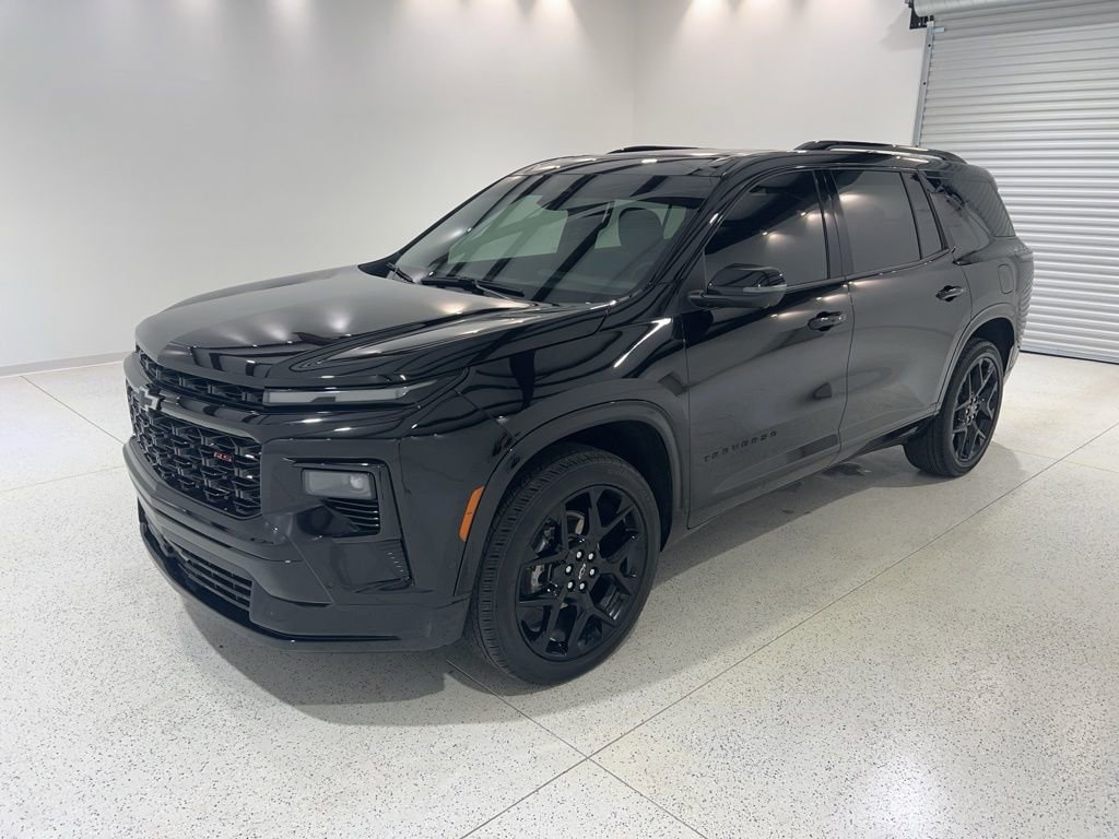 Used 2024 Chevrolet Traverse RS image 1