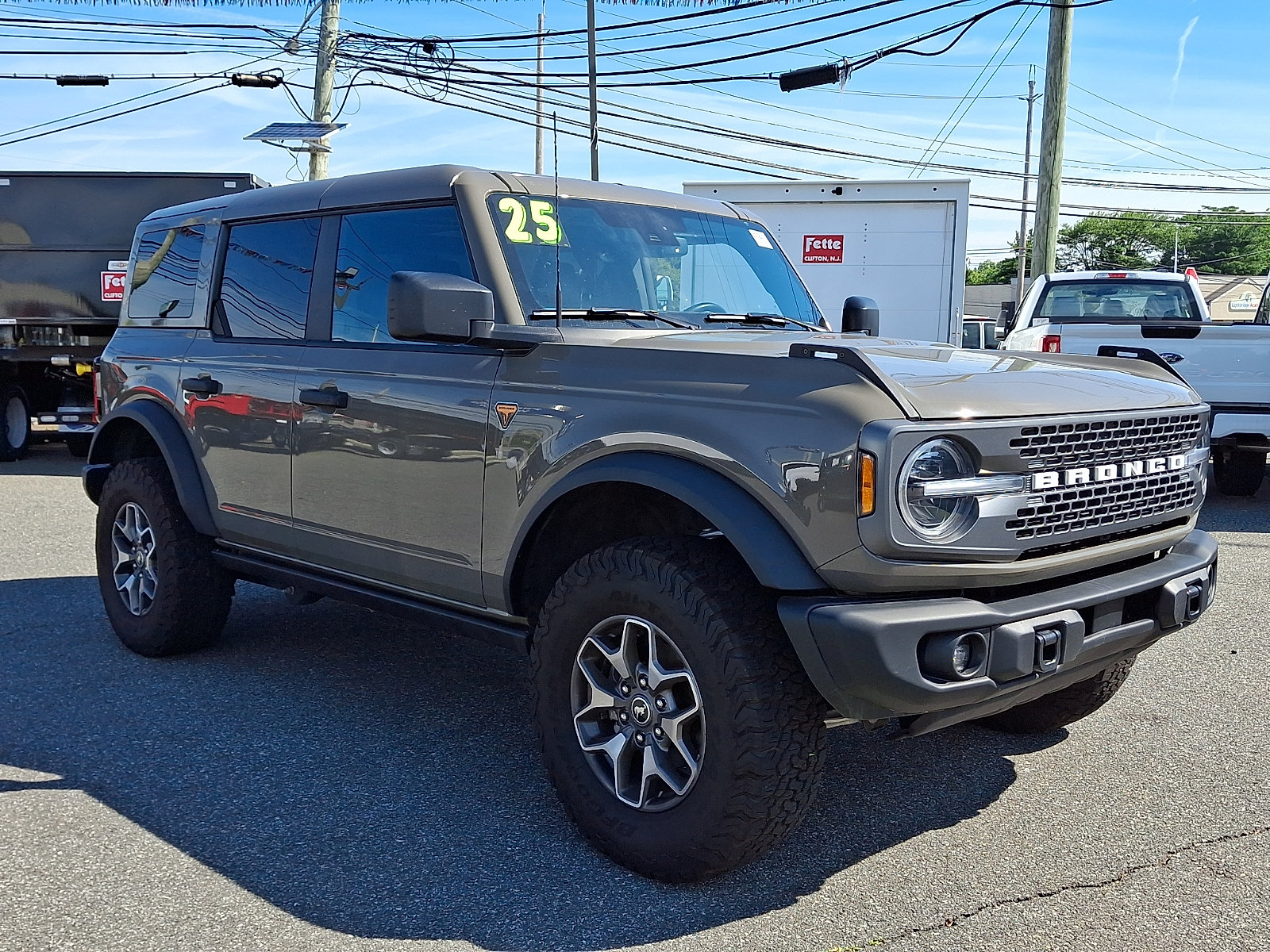 Used 2025 Ford Bronco Badlands AWD/4WD image 3