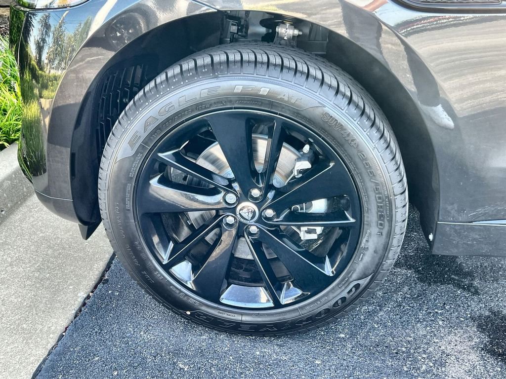 Used 2025 Jaguar F-PACE R-Dynamic S image 10