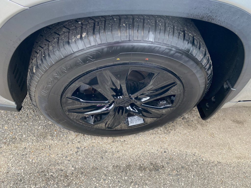 Used 2023 Toyota Highlander XLE image 17