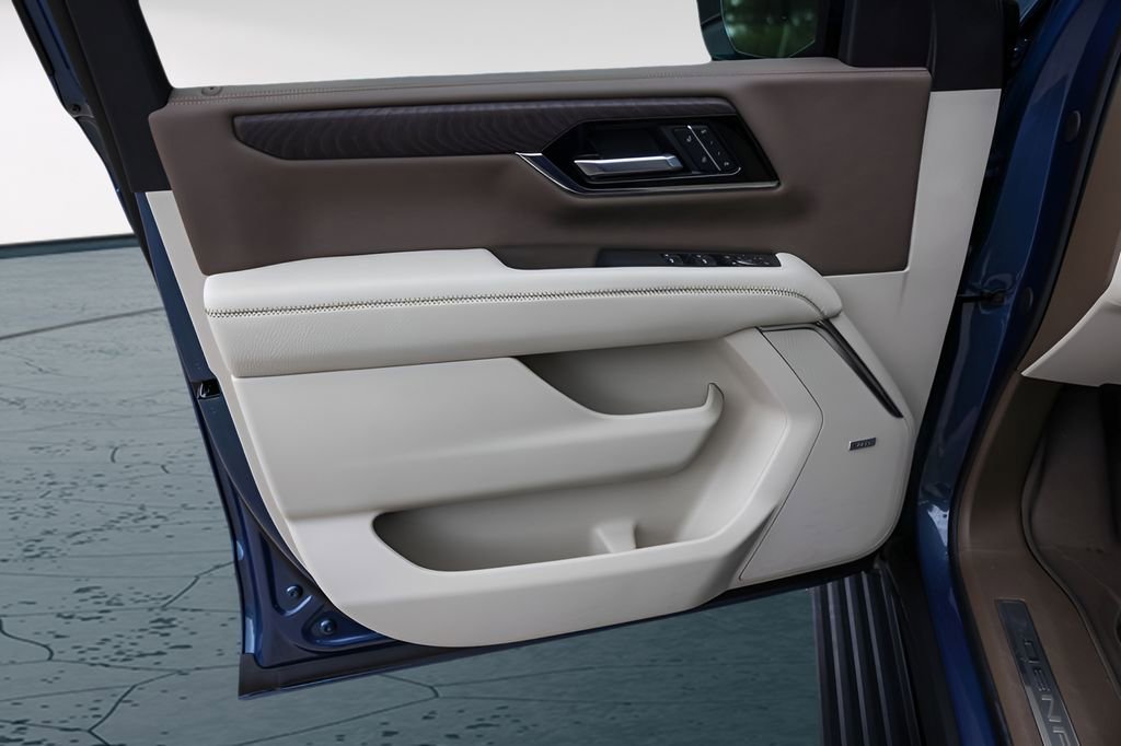 Used 2026 GMC Yukon Denali w/ Denali Reserve Package image 27