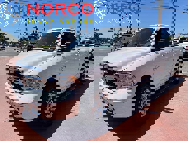 Used 2017 RAM 1500 Classic SLT image 4