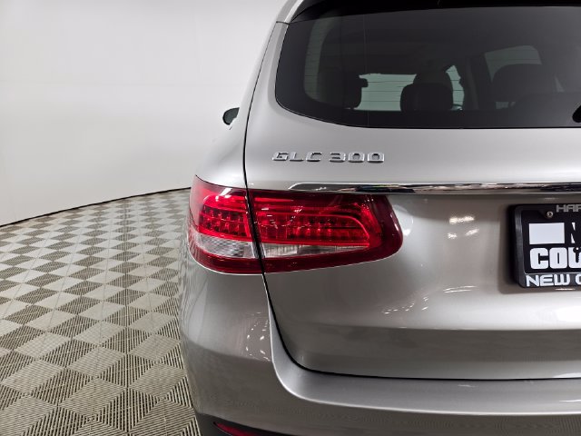 Used 2019 Mercedes-Benz GLC 300 4MATIC image 11