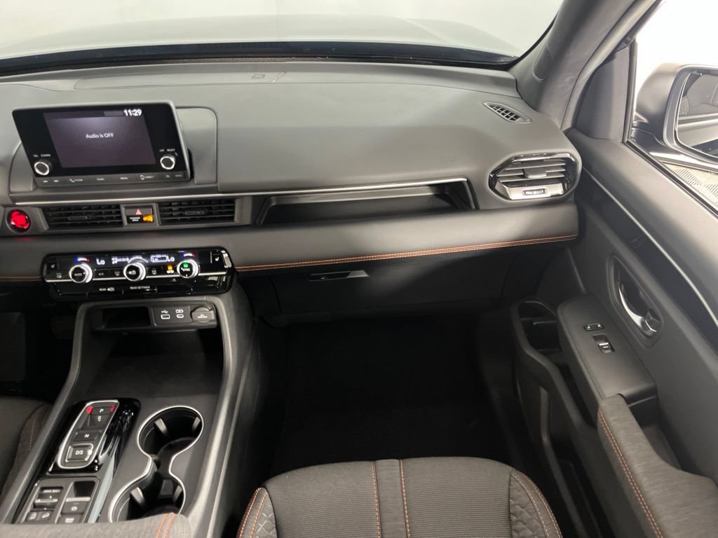 Certified 2025 Honda Pilot Sport image 13