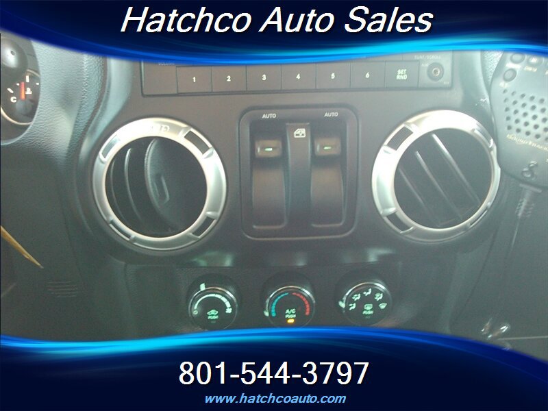 Used 2016 Jeep Wrangler Rubicon w/ Power Convenience Group AWD/4WD image 18