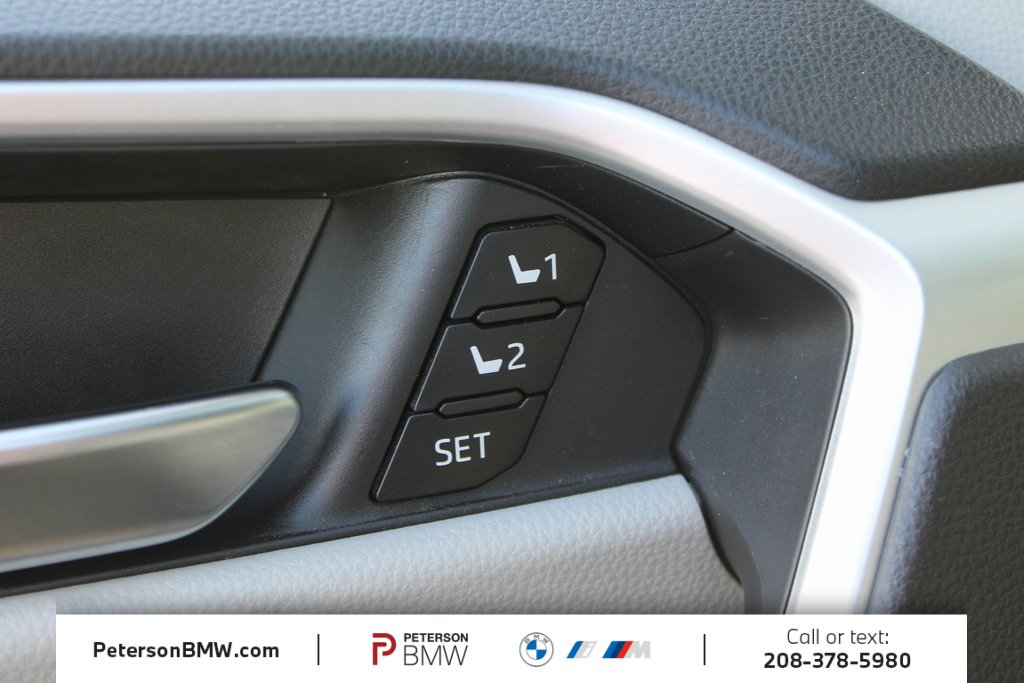 Used 2023 Toyota RAV4 XLE Premium image 16