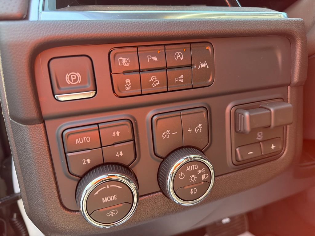 New 2026 Chevrolet Tahoe High Country AWD/4WD image 18